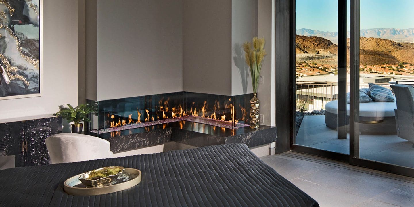 DaVinci Custom Fireplaces - DaVinci Collection - L-Configuration Linear Gas Fireplace